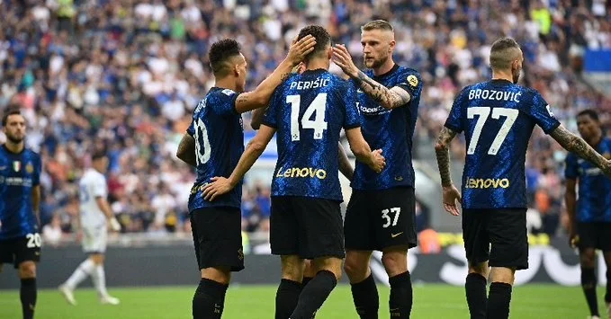 爱游戏体育客户端-西亚卡姆迎来十赛季出色发挥，巴黎圣日耳曼观众热烈欢呼！全场沸腾不已的简单介绍